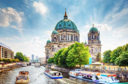 <h3>Berliner Dom</h3>
<p>Students can marvel at the stunning Berliner Dom, a masterpiece of baroque architecture with panoramic city views.</p>
<p> </p>